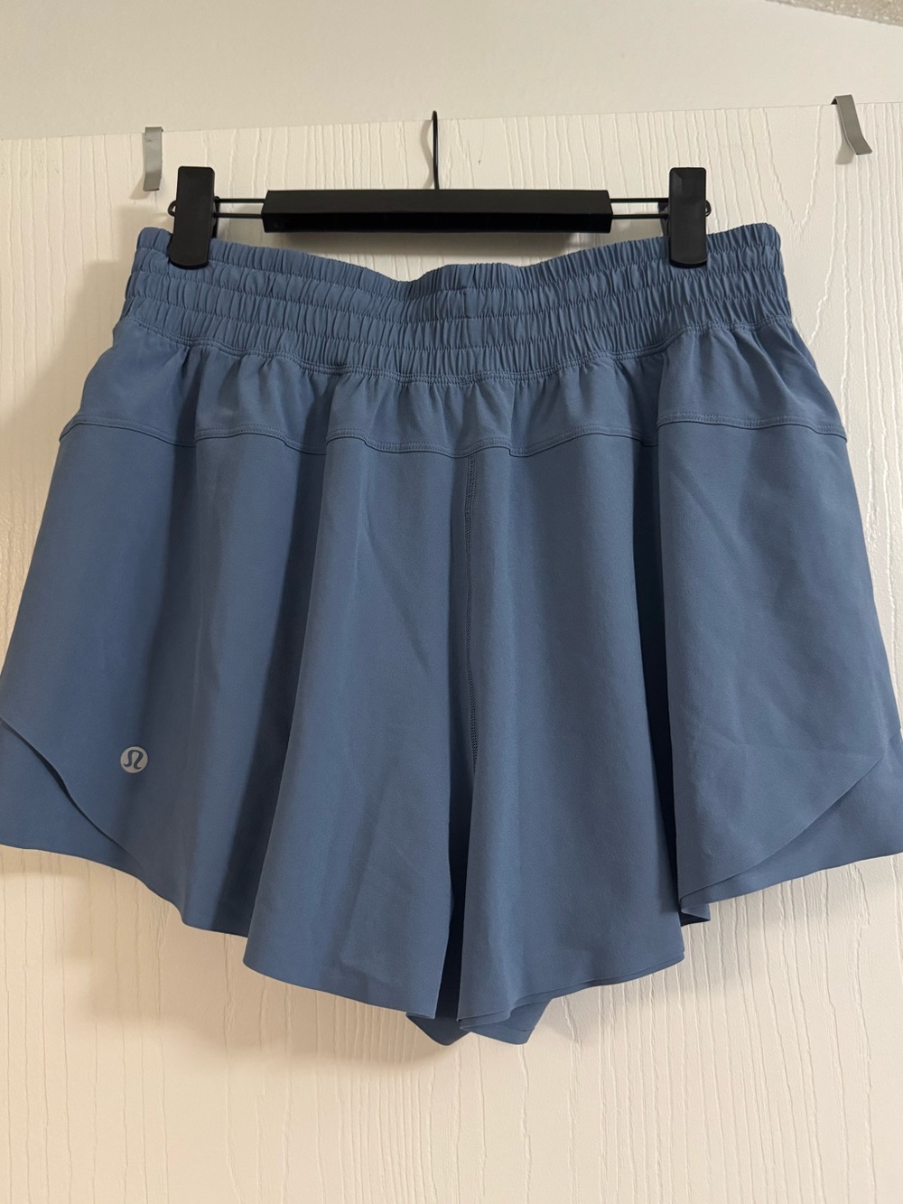 Lululemon Shake It Out High-Rise Running Shorts 2.5” – Washed Denim Medium